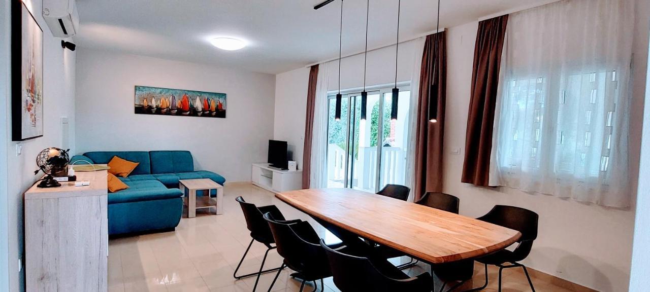 Villa Ana