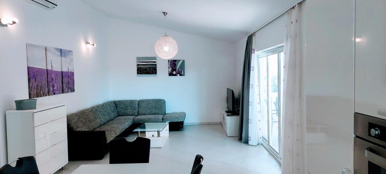 Villa Ana